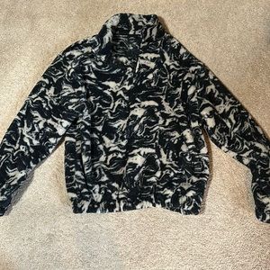 URBAN OUTFITTERS SWEATSHIRT